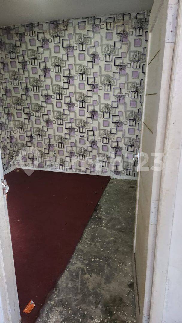 Small Warehouse + House with 3 Bedrooms