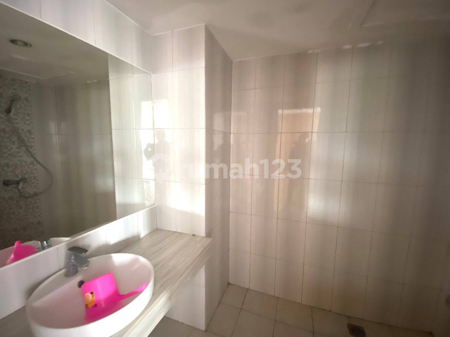 Studio Apartment at Galeri Ciumbuleuit 2, Fully Furnished, Top Floor
