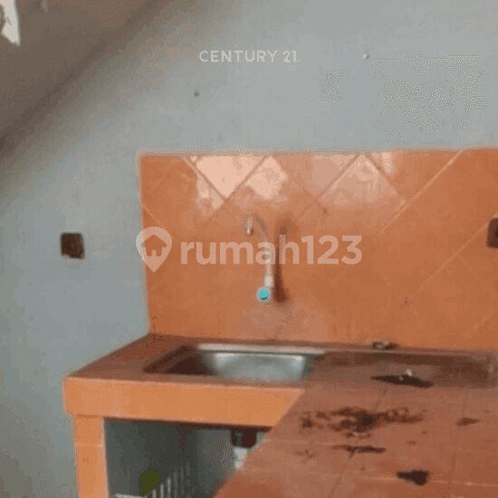 Premium Location House Near Kaliurang Street with Easy Access