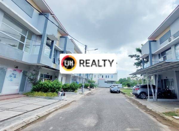 Townhouse in Tiban - 2 Bedrooms, Strategic Location