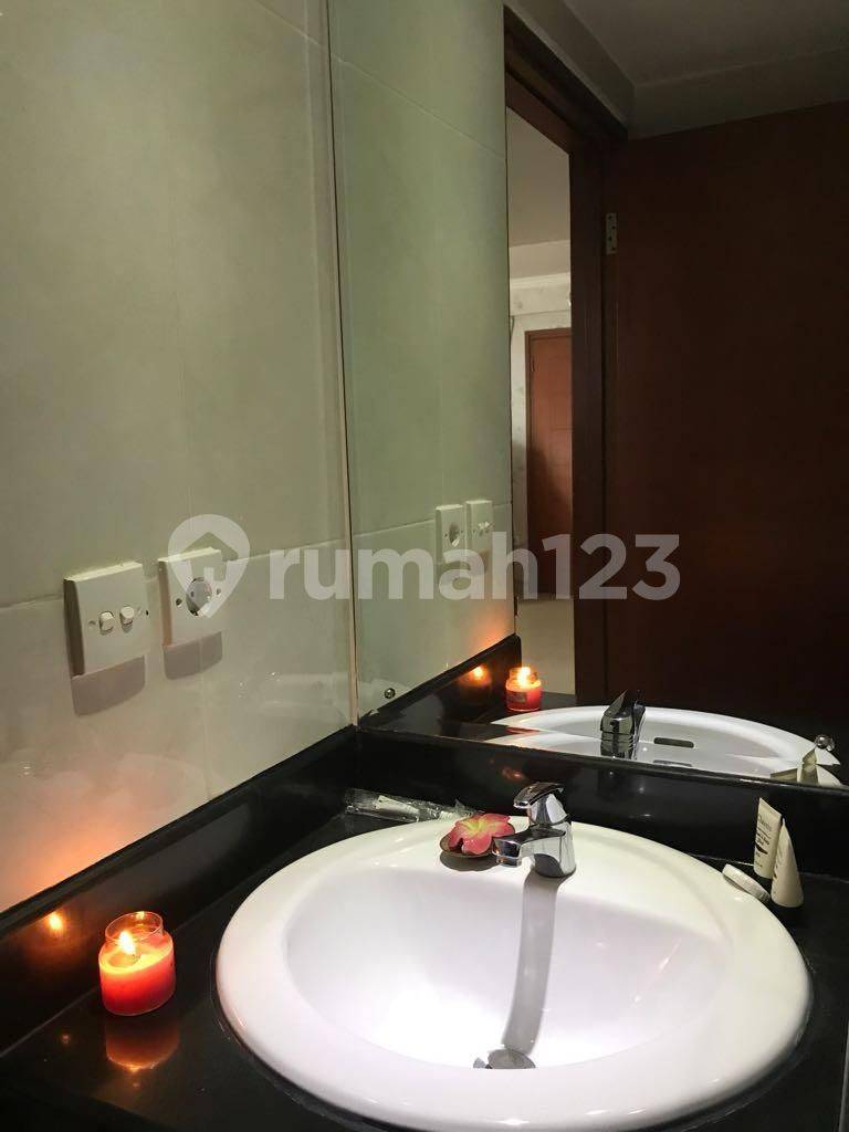 Horizon Ultima Rasuna пәтері - 3 жаттық бөлме, толық жабдықталған, 5-ші қабат, SHM, пайдалануға дайын