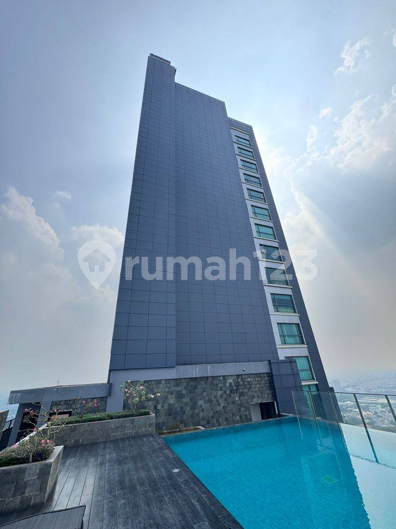 Unfurnished 2BR Apartment at Embarcadero