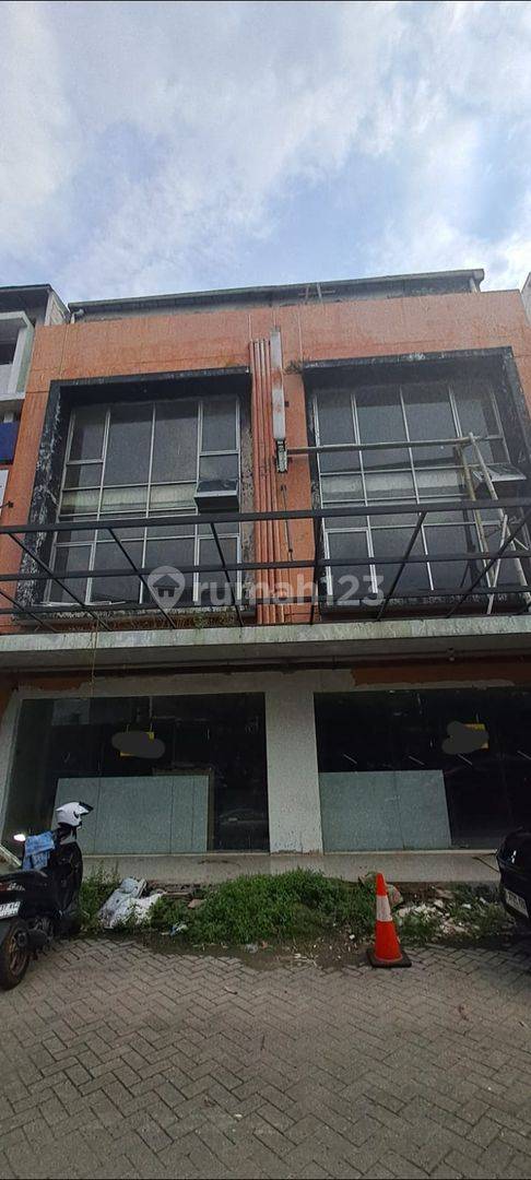 4-Story Commercial Building for Rent in Bekasi City Center