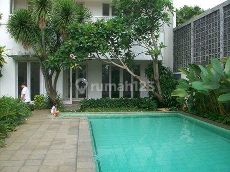 Spacious House with Swimming Pool in Kemang Area