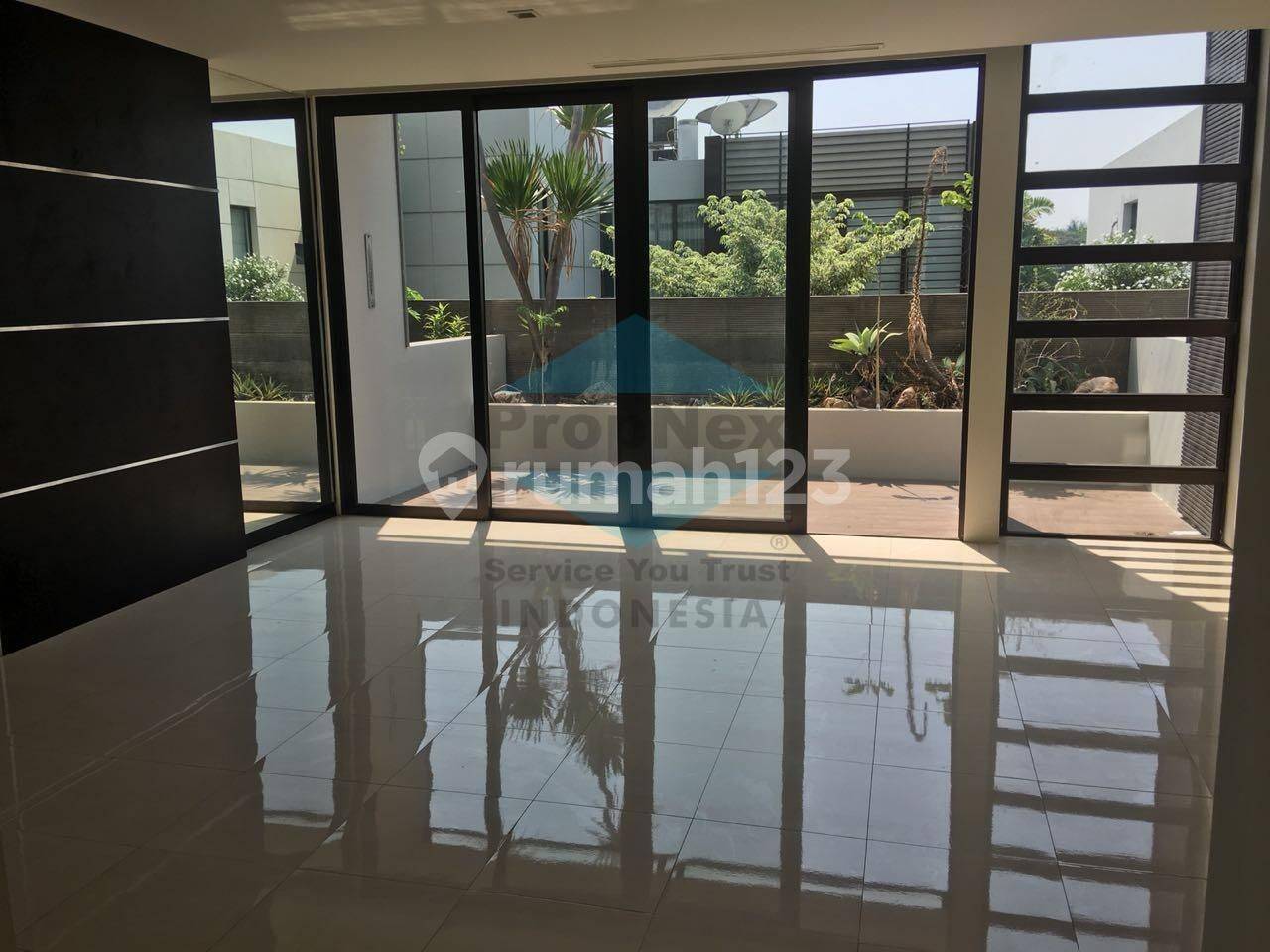 Graha Famili Platinum Terrace - 4 Floor Luxury Rental with Golf View