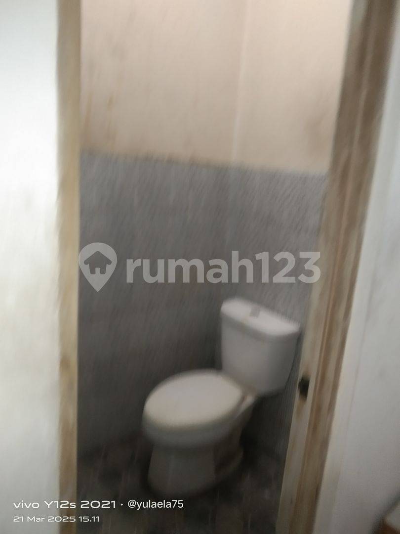 Ruko for Rent in Daan Mogot, West Jakarta - Strategic Location