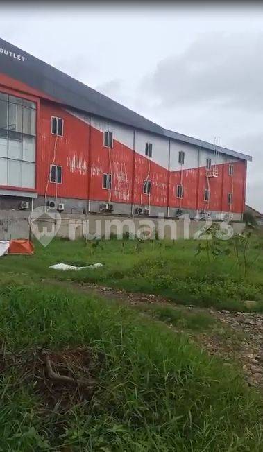 Large 2800m² Commercial Plot on Main Road