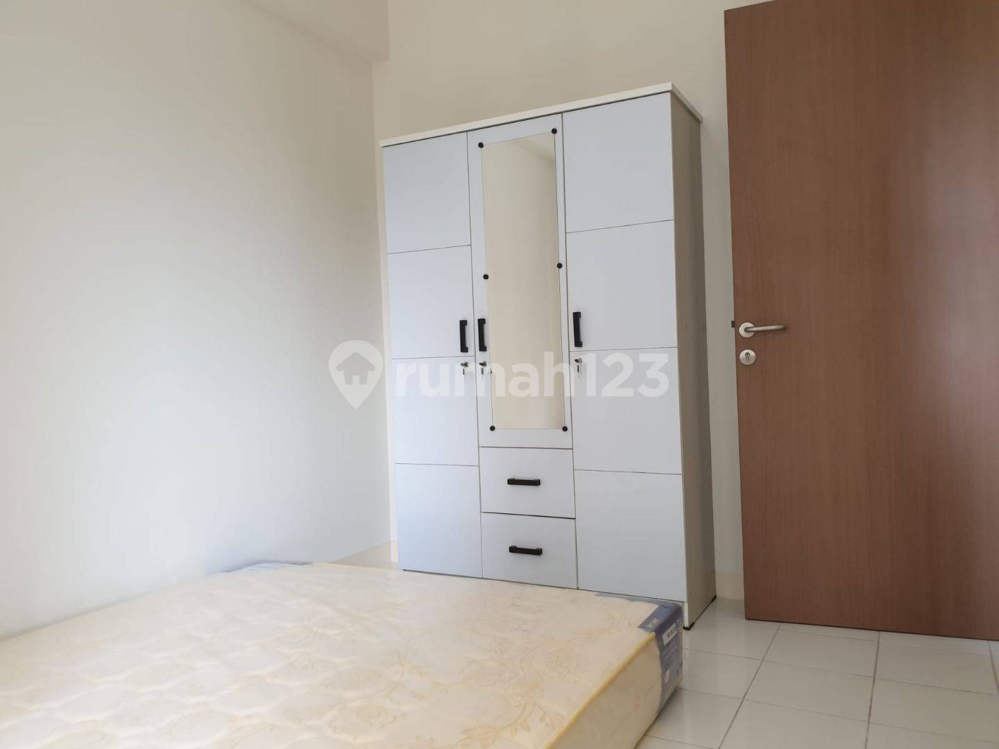 Апартаменты Podomoro Golf View Cimanggis - 2 спальни, стратегическое расположение