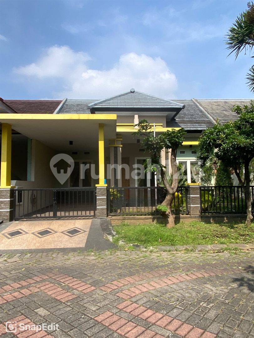 Well-Maintained House in Soekarno Hatta Malang