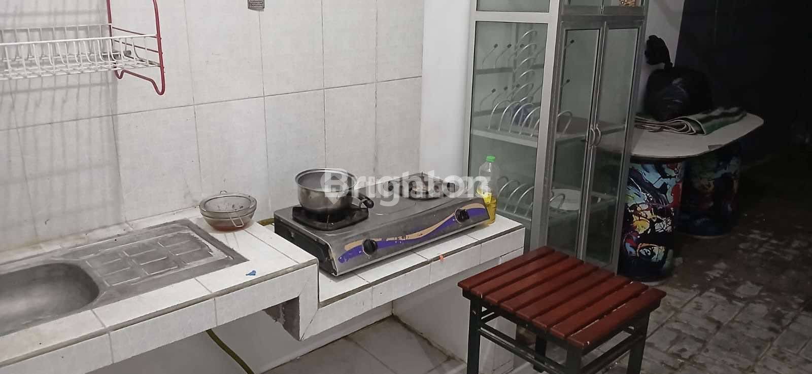 Полностью меблированный 2-комнатный дом рядом с UNS в жилом комплексе Jasmine Regency, Mojosongo Jebres