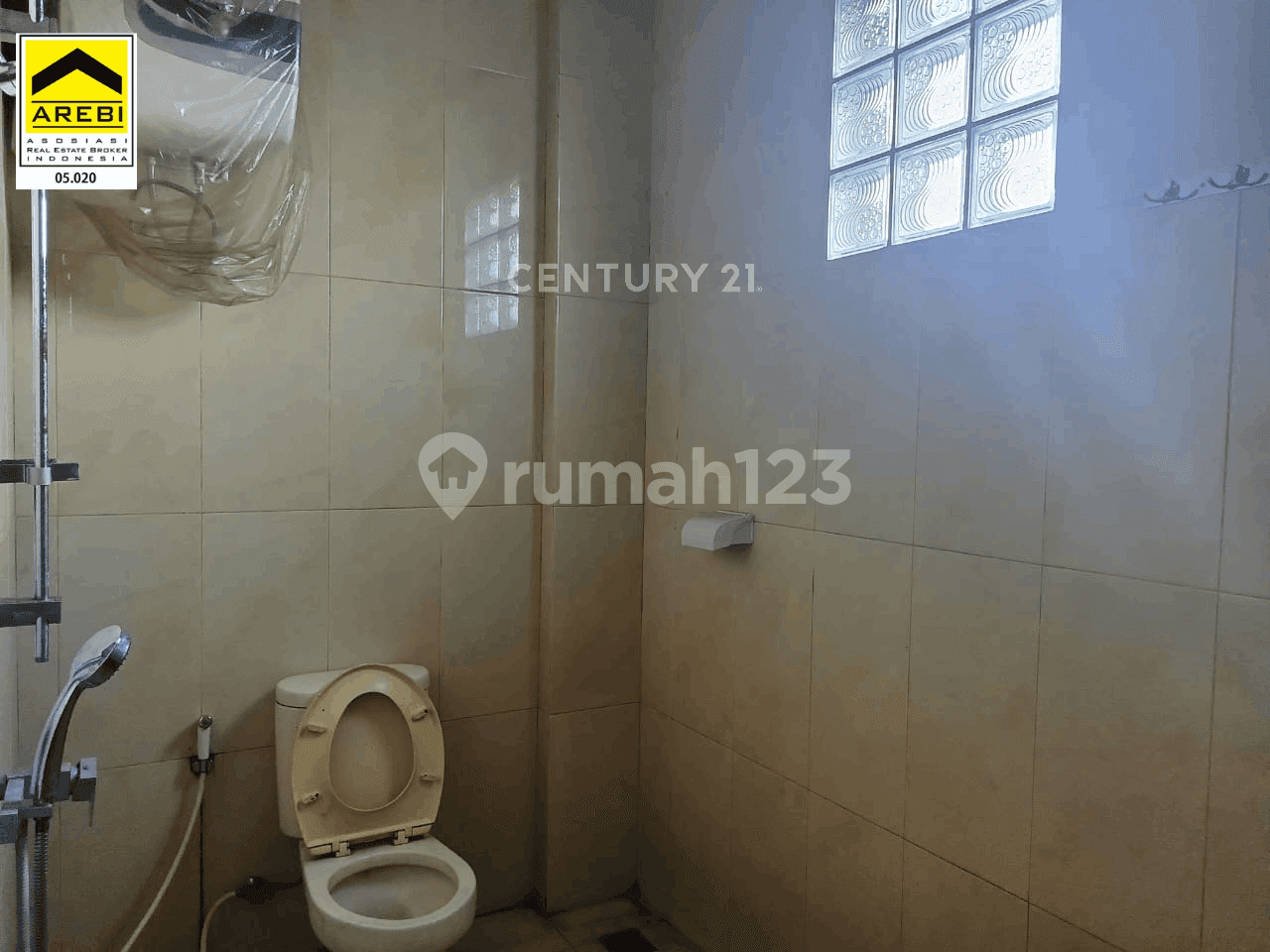 2-Story Shophouse with Rooftop in Burangrang-Lodaya Area