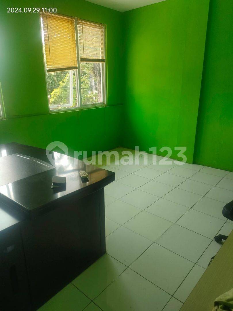 Strategic Commercial Space with Multiple Offices