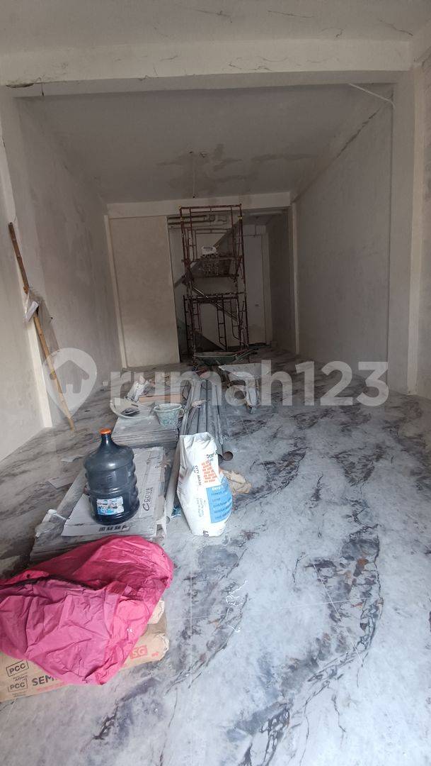 3-Story Commercial Building for Rent on MT Haryono Street, Semarang