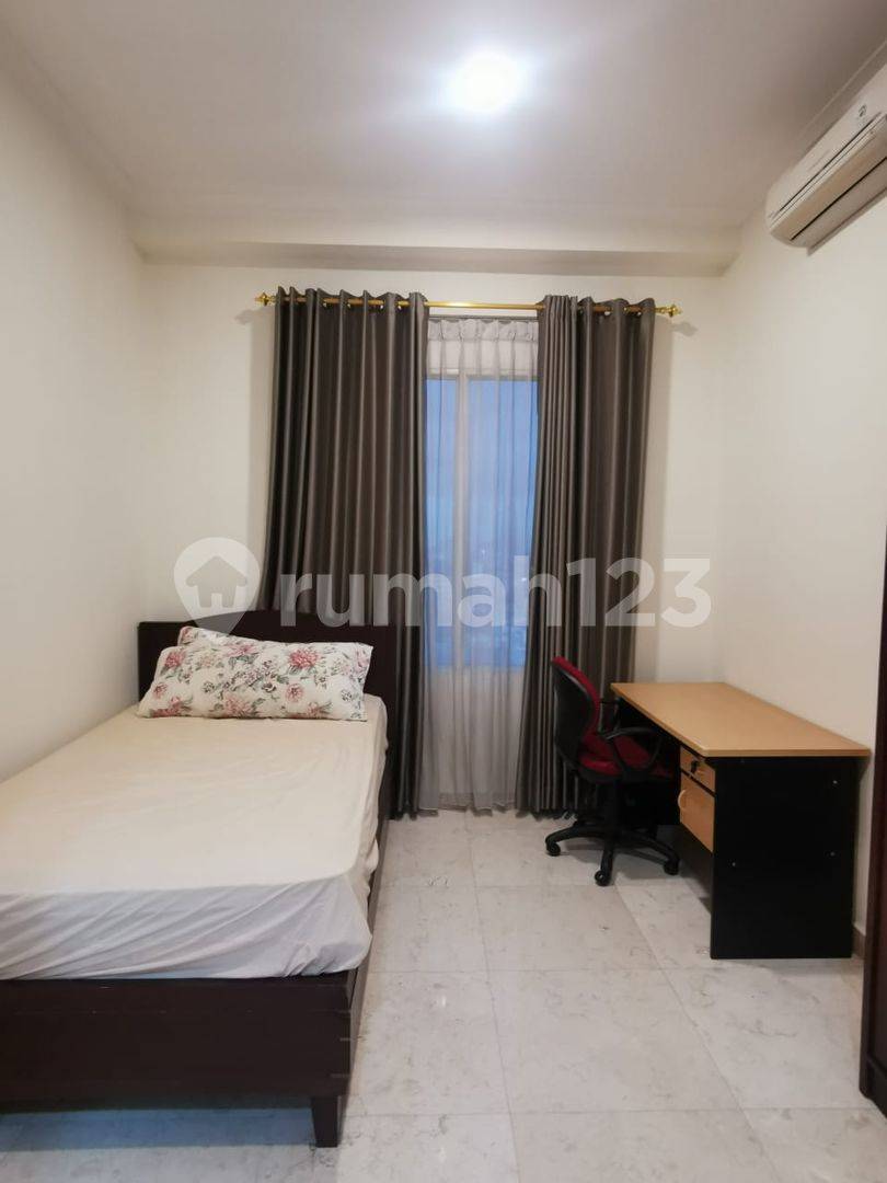 2-комнатная квартира в Senayan Residence, хорошее расположение, низкий этаж