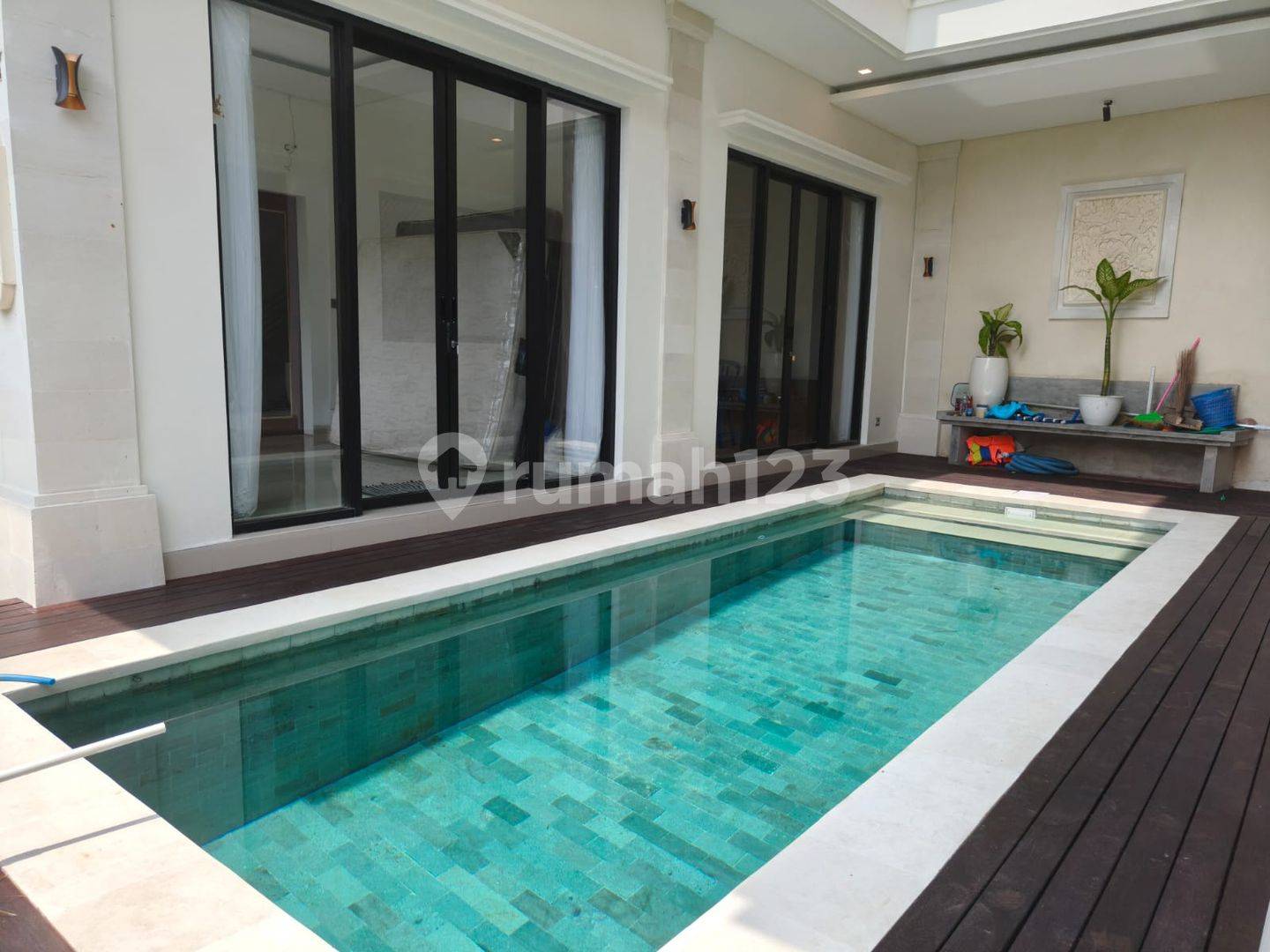4 Bedroom Brand New Villa in Kebo Iwa