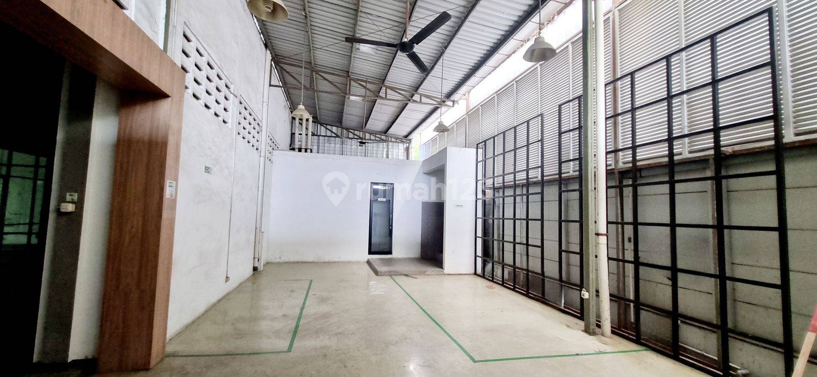 Modern Industrial Warehouse in Delta Silicon Industrial Park