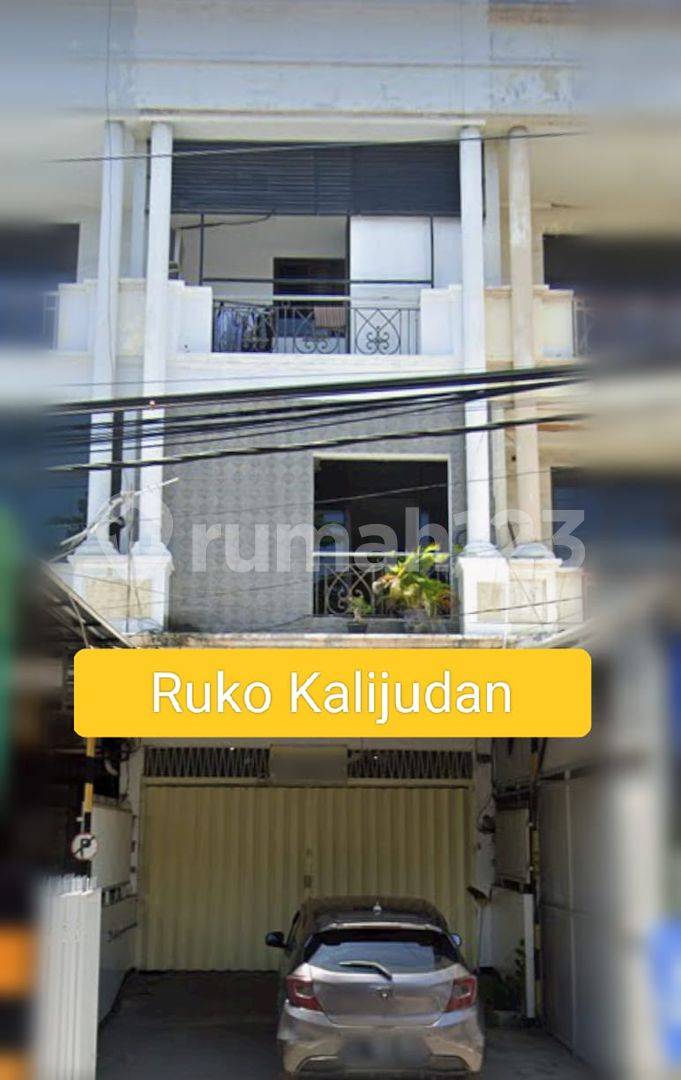 3-Story Commercial Building in Kalijudan for Rent