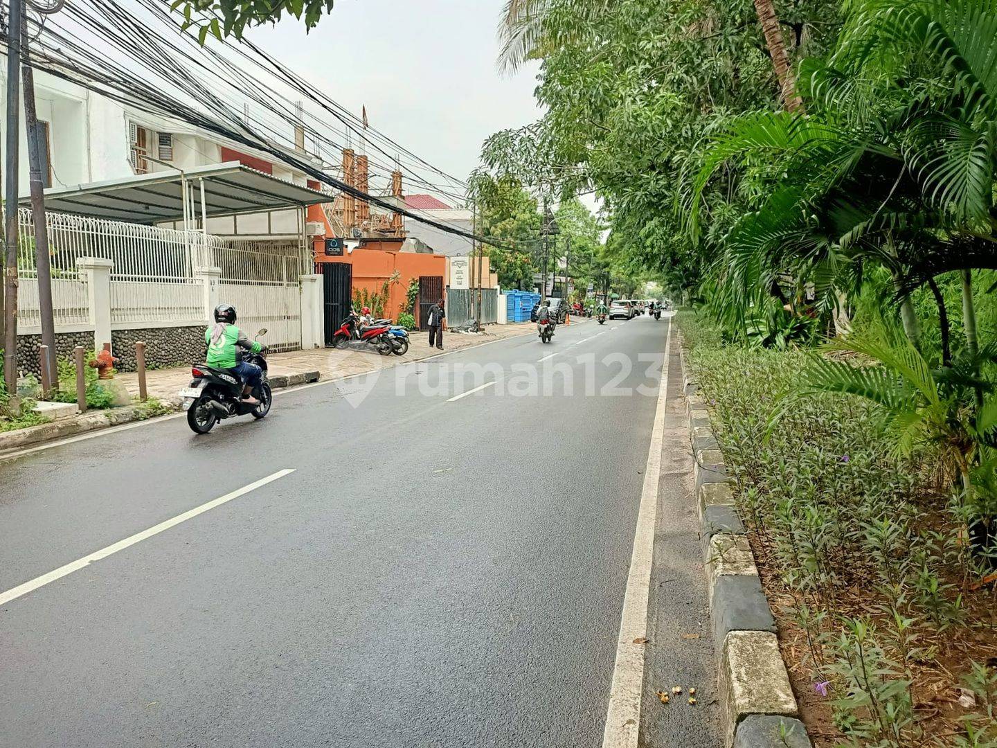 Danau Indah House - Strategically Located, Suitable for Business