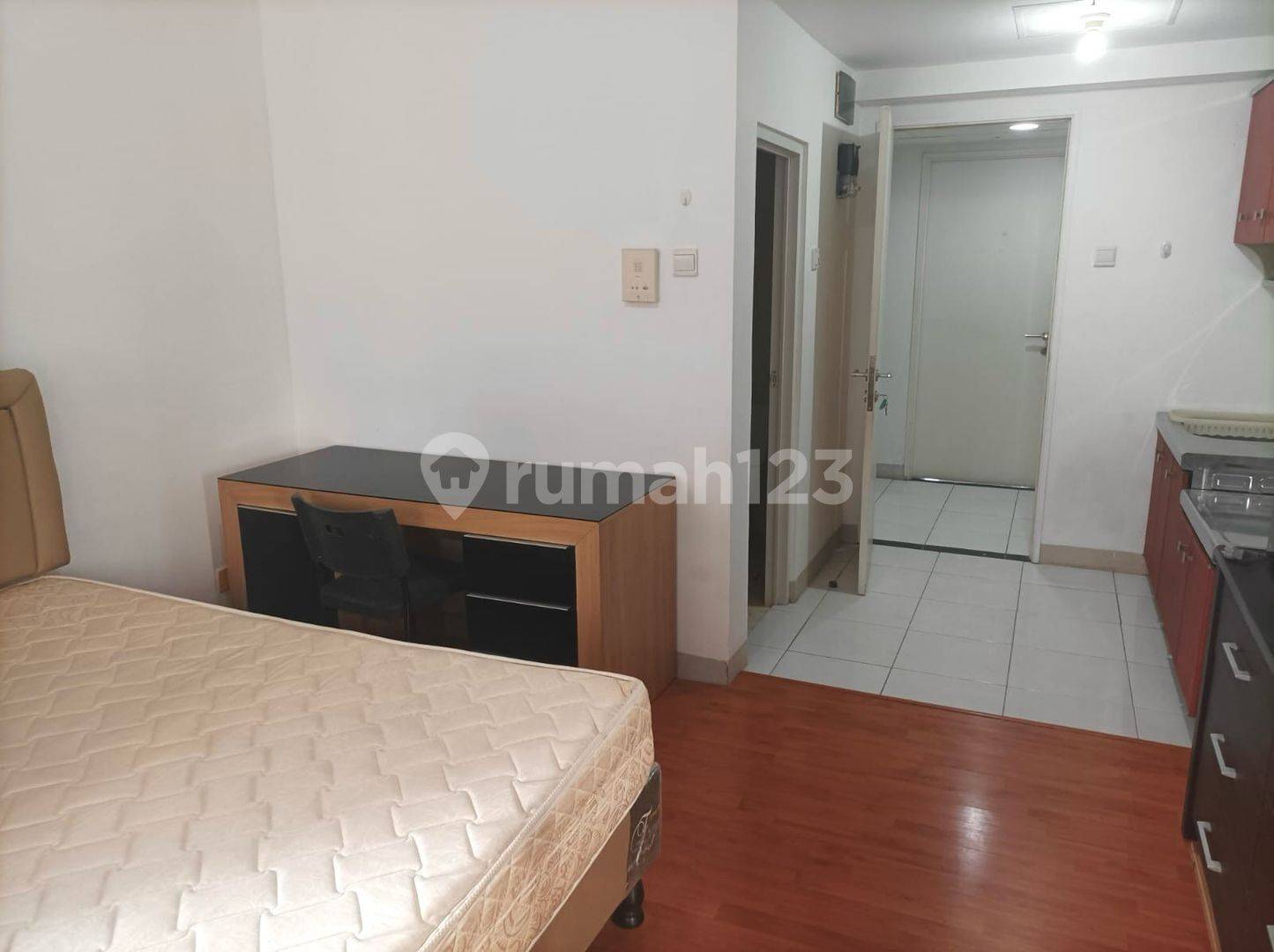 Studio Apartment on 15th Floor, Fully Furnished