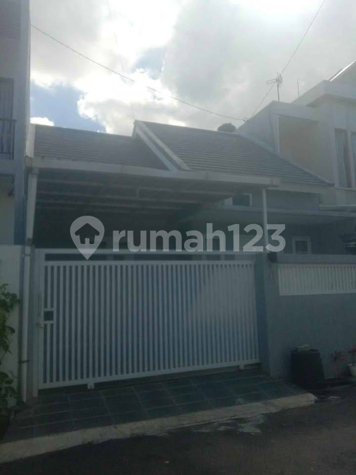 2 Bedroom House in Sidakarya with Garage and Furniture