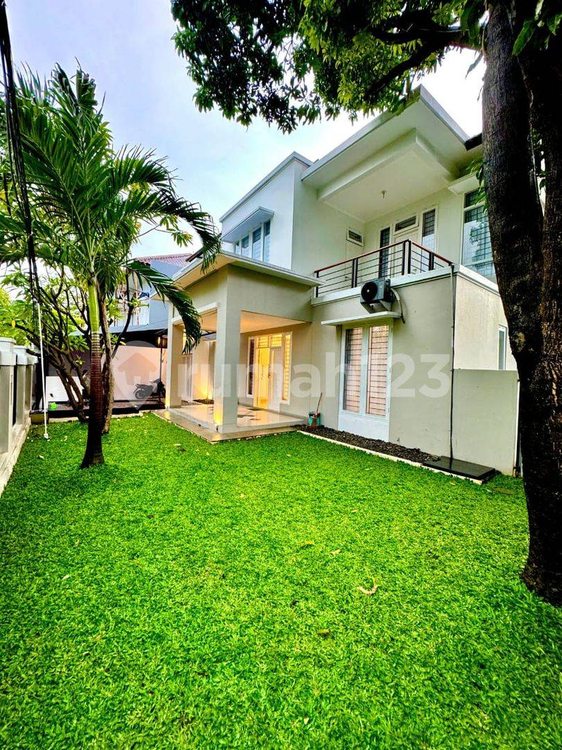 Spacious 2-Story House in Cipete Selatan, South Jakarta