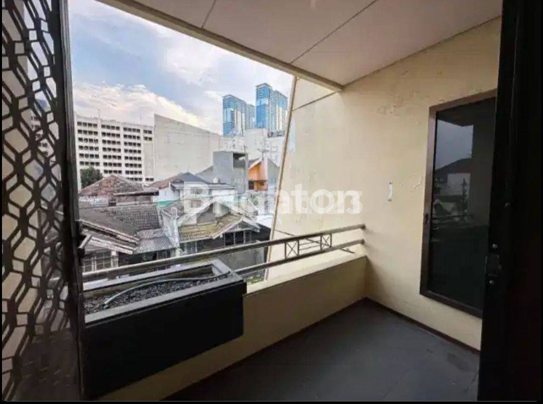 2-Story House Near Galaxy Mall, Strategic Location in Surabaya