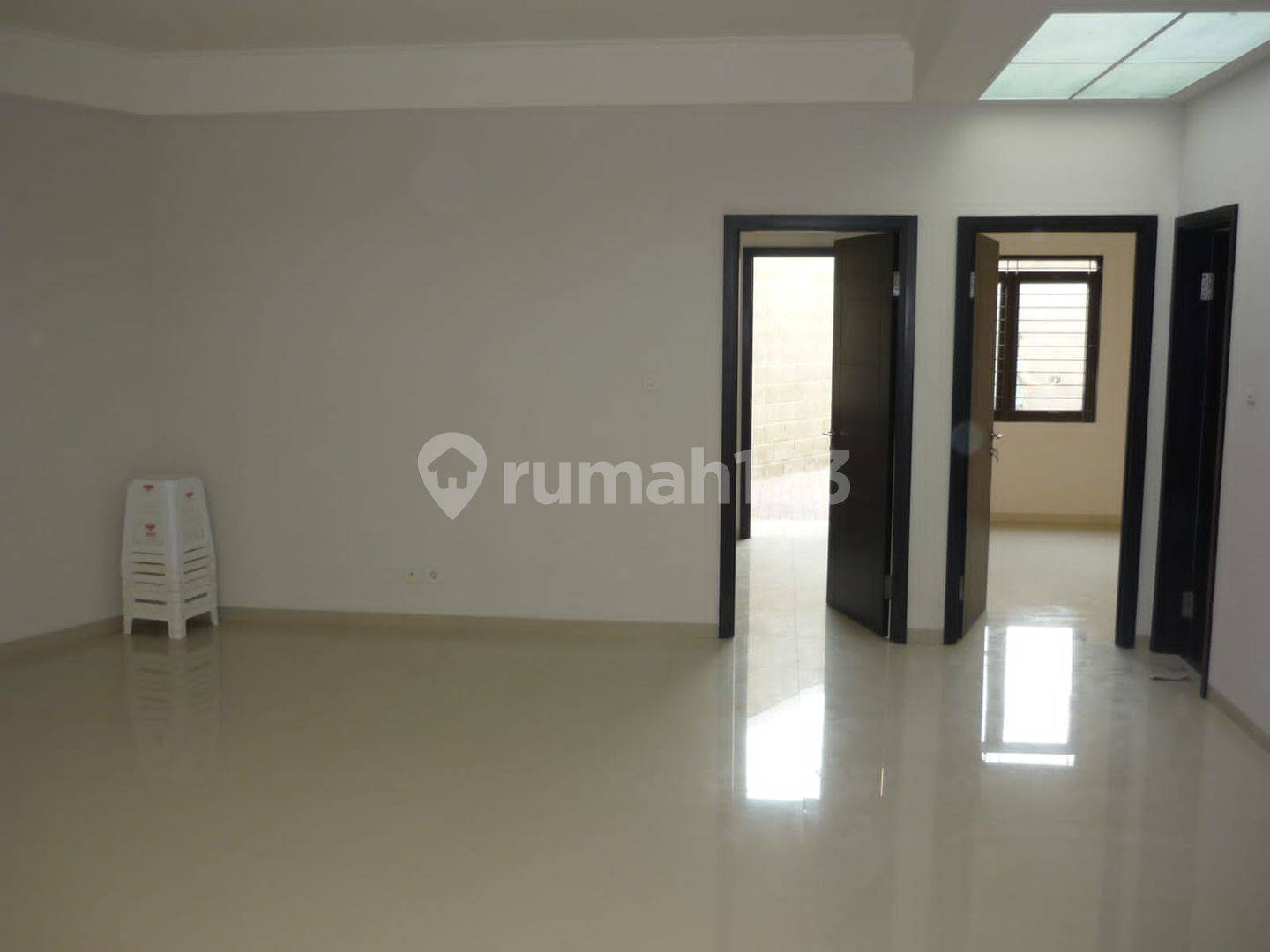 2-Bedroom House at Gunung Batu with Drying Area