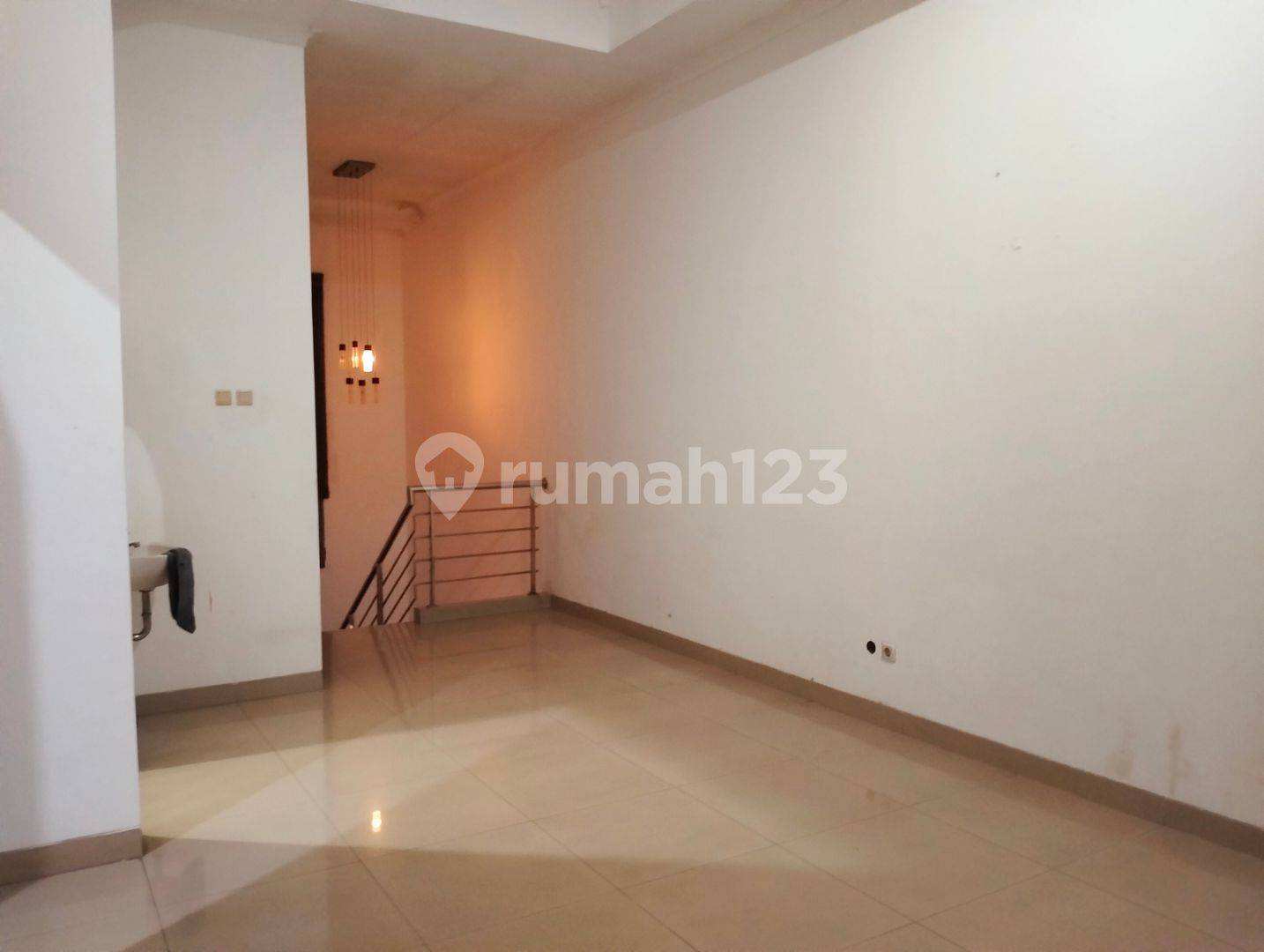 Spacious 2-Story House with Multiple Rooms and Amenities