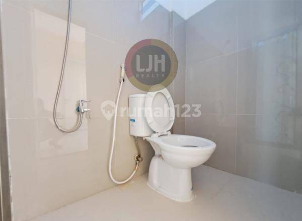 Two-Story Townhouse Near Putra Batam University