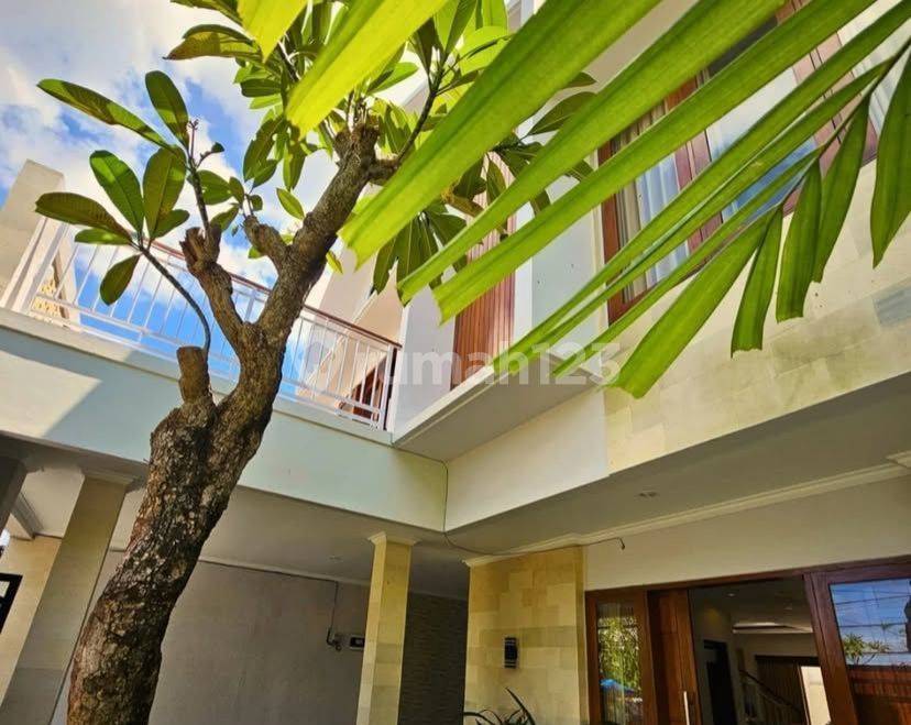 Luxury Villa in Seminyak - 4 Bedrooms, Private Pool, Strategic Location