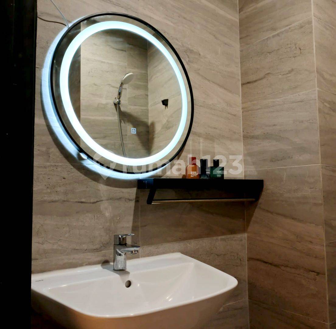 Modern Apartment with City View and Premium Amenities