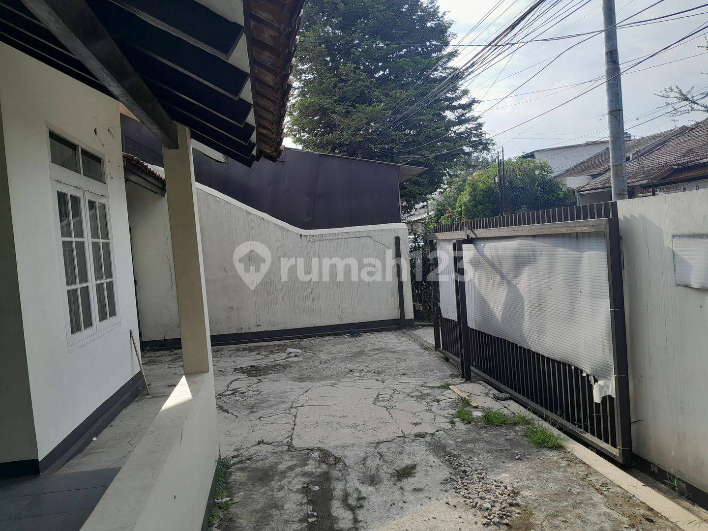 House in Kopo Permai, Ready to Move In, Near Schools and Amenities