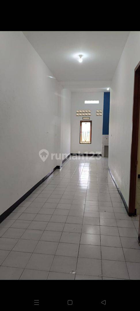 Spacious House in Strategic Bekasi Location