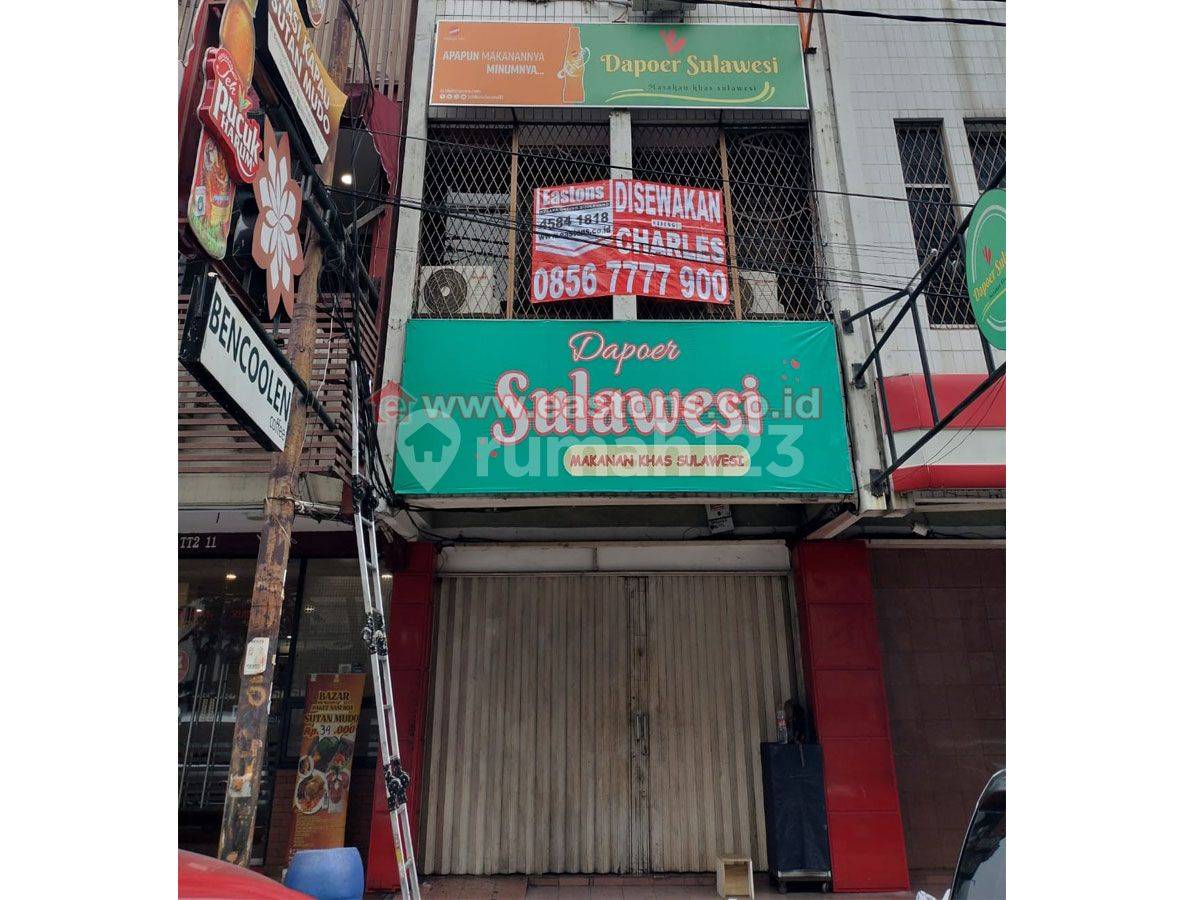 4-Story Commercial Building in Strategic Location