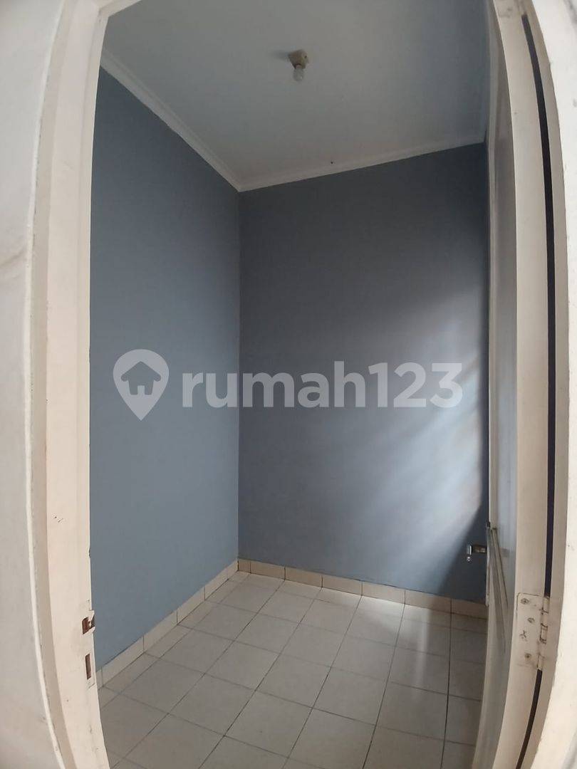 Comfortable Single-Story House with Multiple Amenities