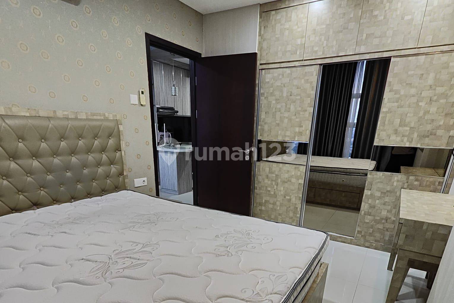 Compact Studio Apartment in Modern Complex