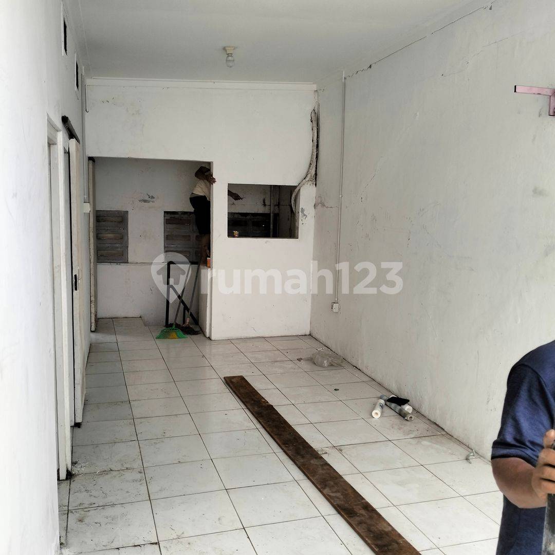 Готовое к заселению жилье рядом с Pondok Indah Mall и Blok M