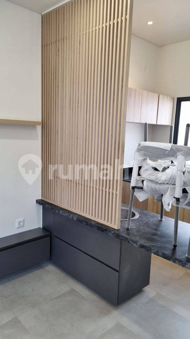 Modern 3-Bedroom Townhouse with Designer Features