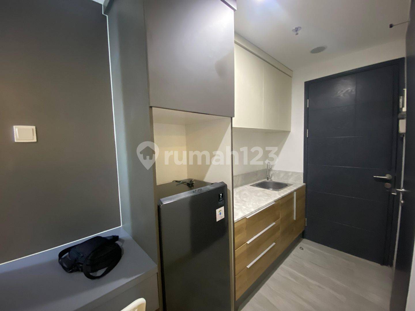 Studio Apartment at Collins Boulevard - Fully Furnished
