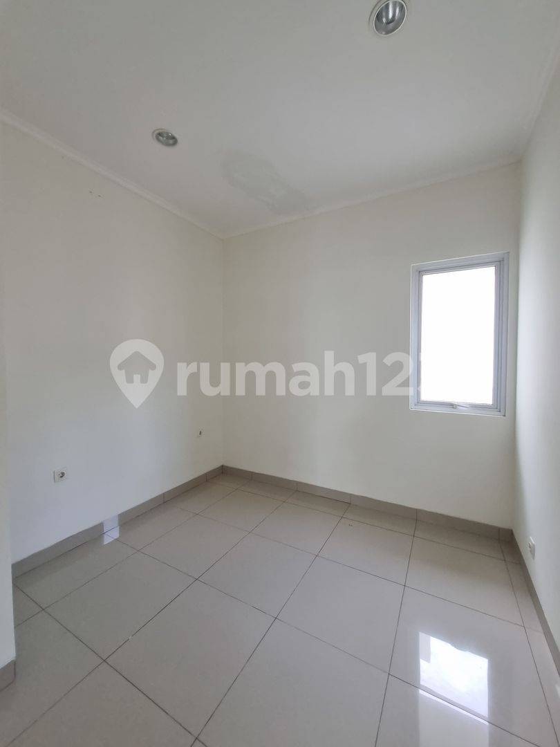 Fully Renovated, Ready to Move In, 8-Meter Wide Property