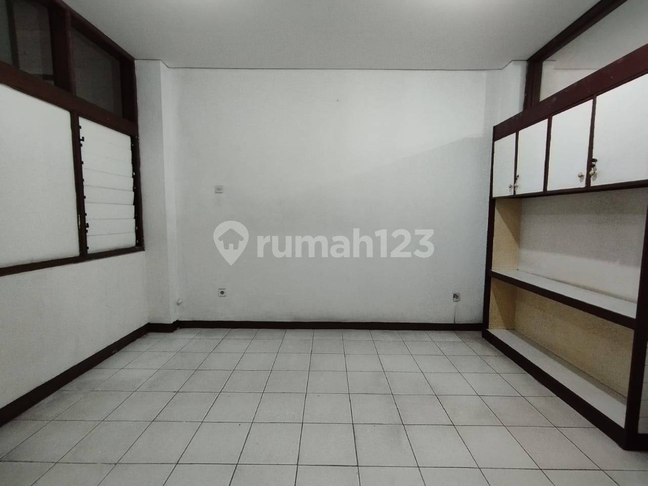 Strategic Shop House on Garuda Main Road