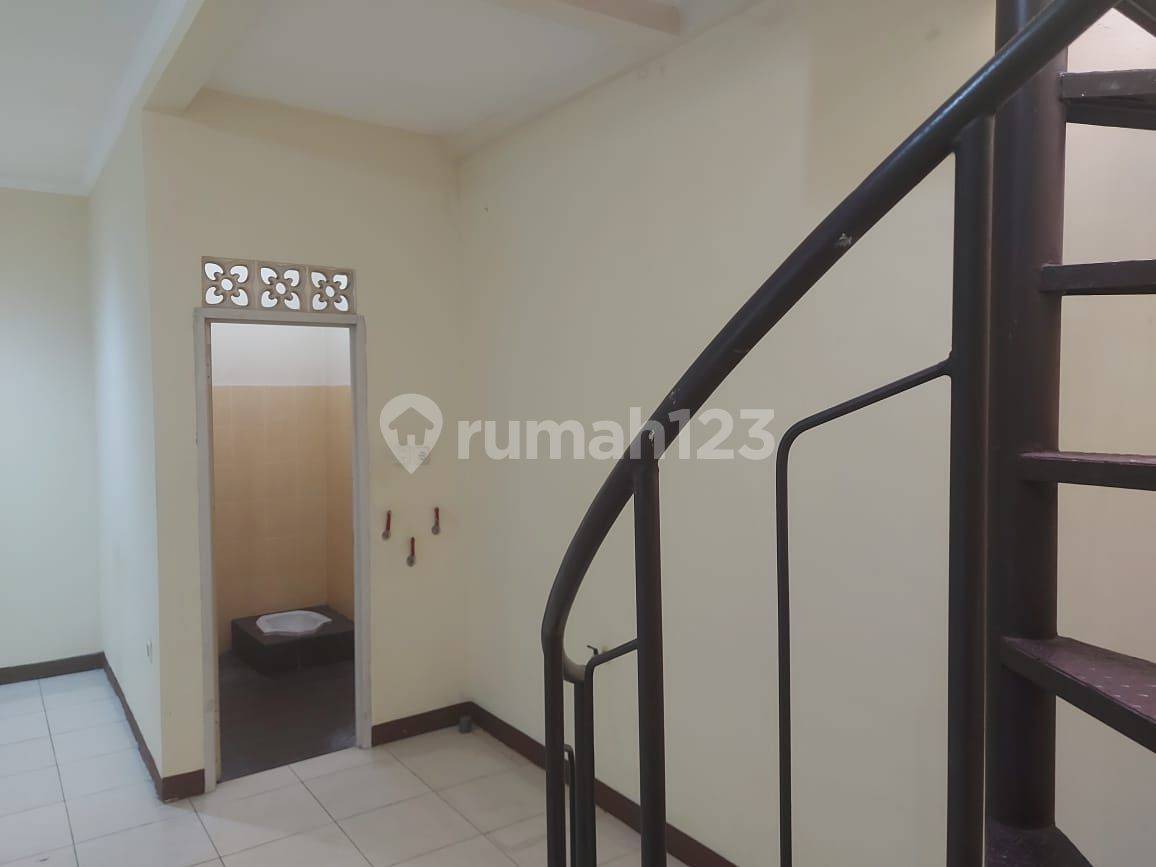 Kosambi Baru House - Strategic Location, Flood-Free