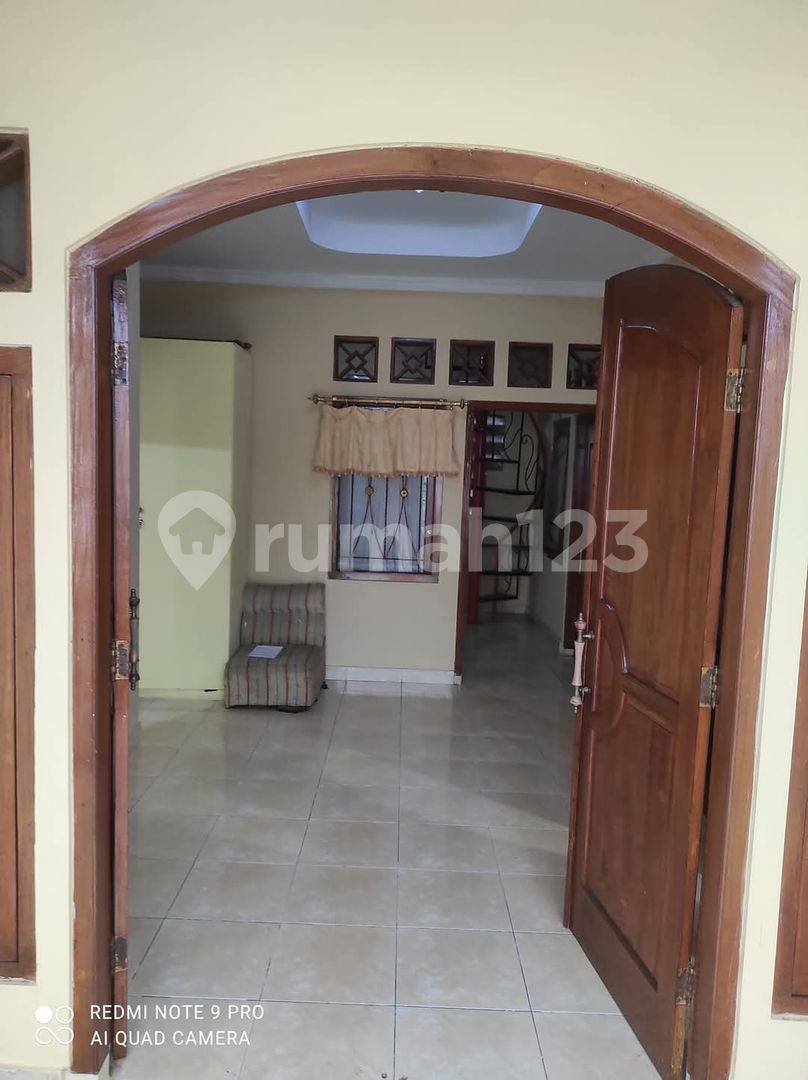 Nice house, ready to live in, flood-free in Bintaro