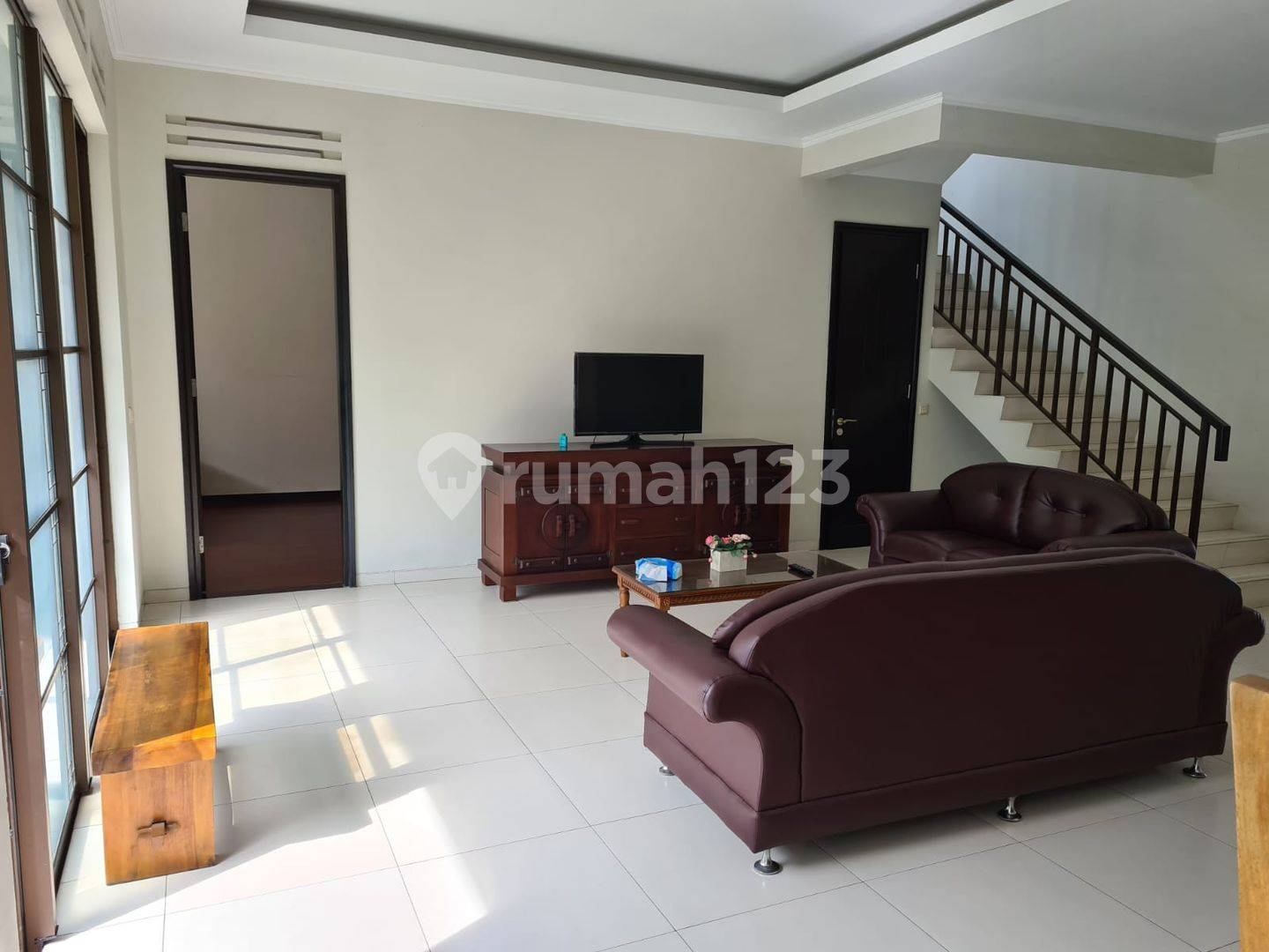 2-Story Furnished House with Valley View for Daily Relaxation