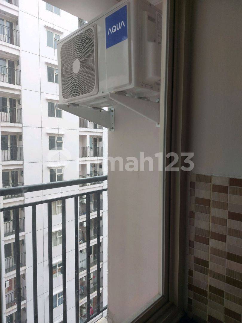 Apartment near 5 Malls and 4 Universities with Busway Halte