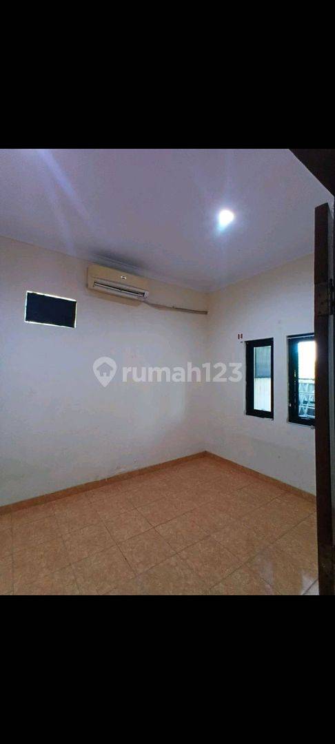 Sunter House - 2-Story, 6x16m, 4 Bedrooms, Near Toll Road, School, Market