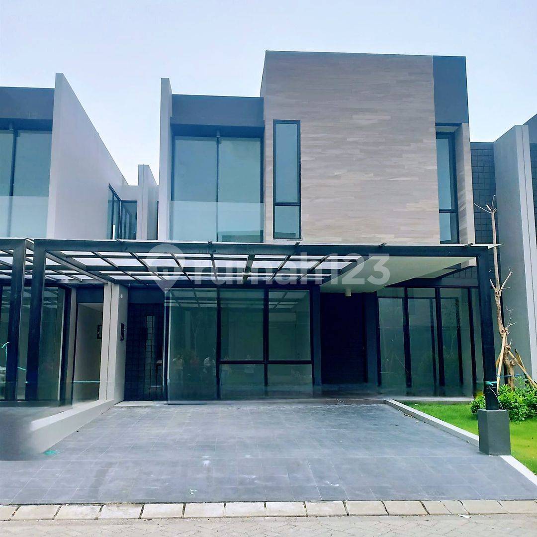 Spacious 2-Story House with 4 Bedrooms and Modern Design