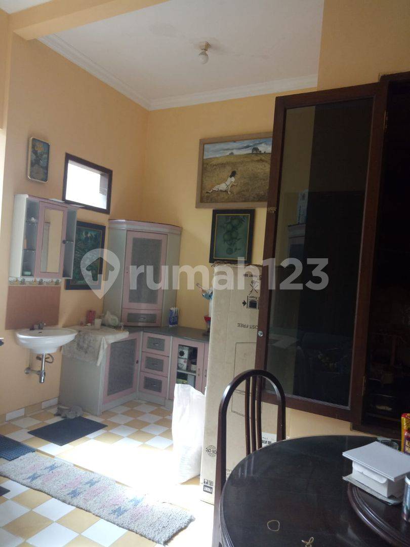 Villa Puncak Tidar - 2-Story House with 4 Bedrooms