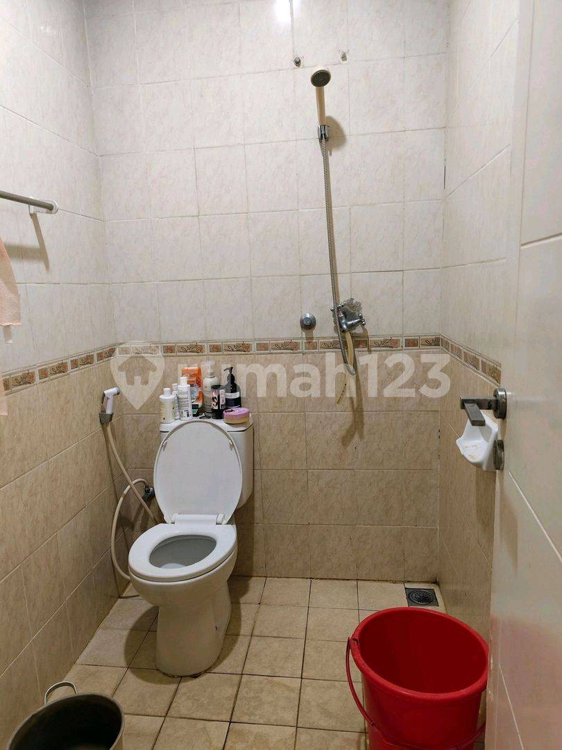 Ruko near Ciputra Mall, suitable for travel business, laundry, or office