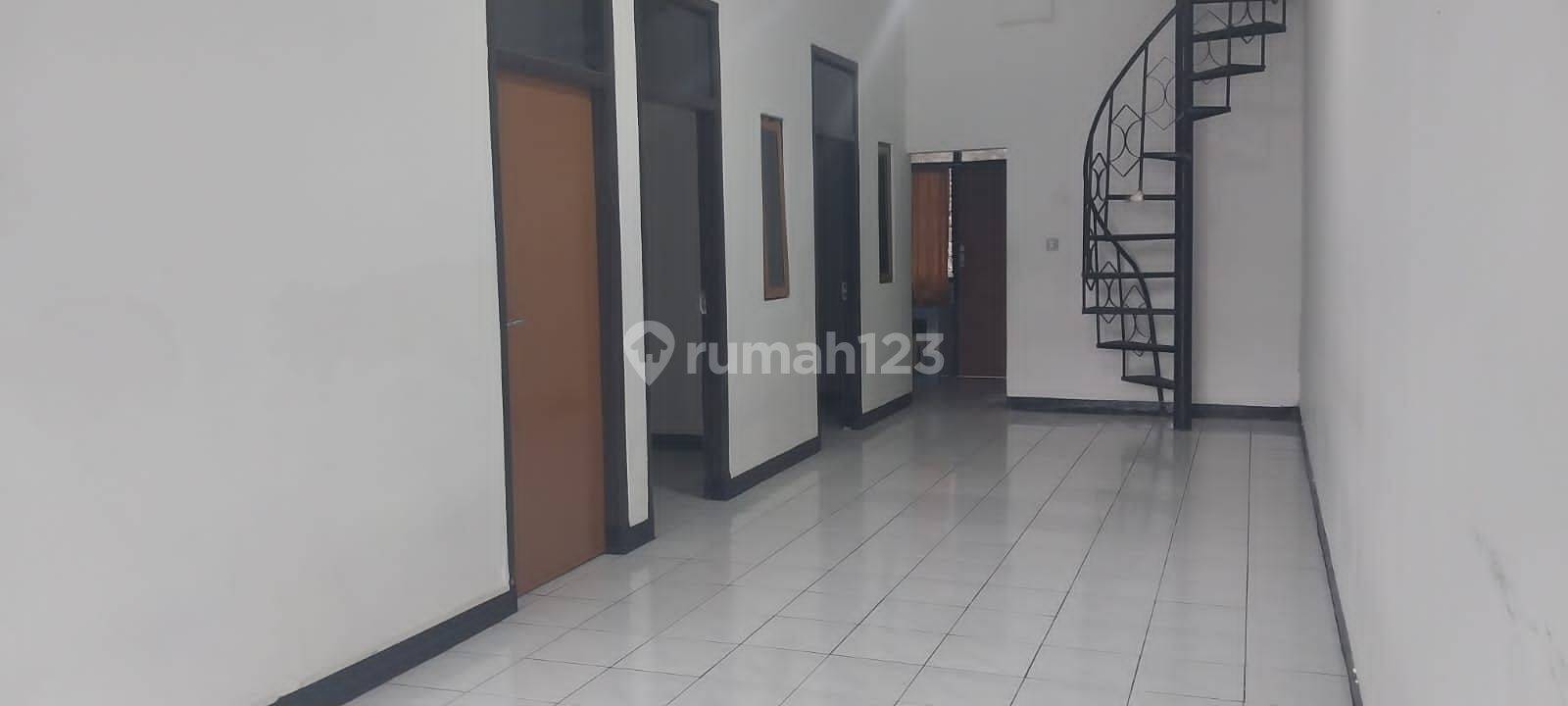 Strategic House in Sarijadi - 3 Bedrooms, Compact Living